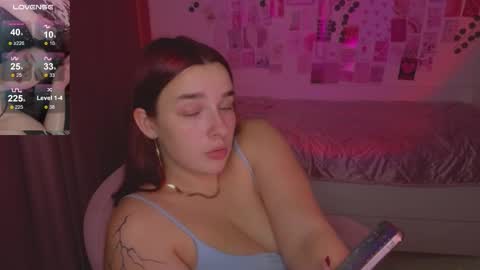 Snapshot of iwi_wi_wi chatting on October 10, 1:15 am Daisy online show from October 10, 1:15 am