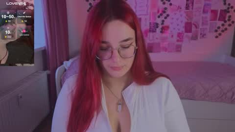 Snapshot of iwi_wi_wi chatting on October 25, 7:38 am Daisy online show from October 25, 7:38 am