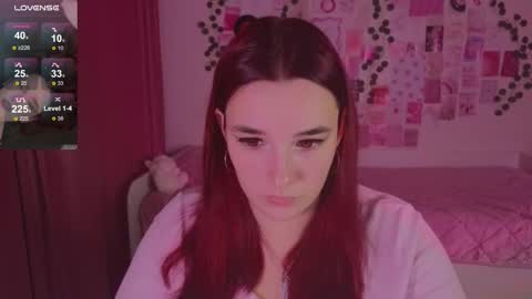 Snapshot of iwi_wi_wi chatting on November 2, 5:15 pm Daisy online show from November 2, 5:15 pm