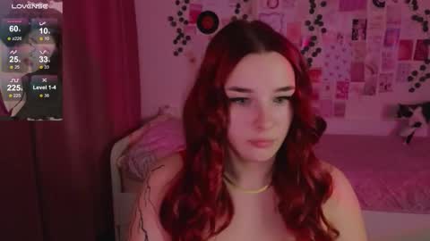 Snapshot of iwi_wi_wi chatting on November 9, 5:44 pm Daisy online show from November 9, 5:44 pm