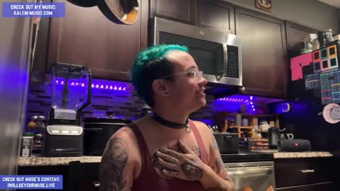 Muse hethey online show from November 25, 12:21 am