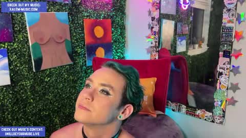 Snapshot of iwillbeyourmuse chatting on May 15, 11:45 pm Muse hethey online show from May 15, 11:45 pm
