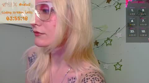 Snapshot of ixsi chatting on June 22, 10:12 am Nina online show from June 22, 10:12 am