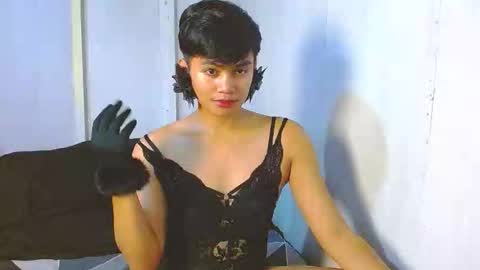 iya143 online show from October 18, 5:43 am