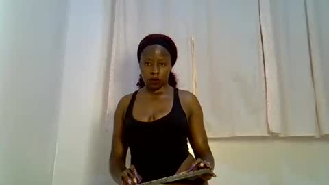 Snapshot of iynika chatting on July 23, 12:46 am iynika online show from July 23, 12:46 am