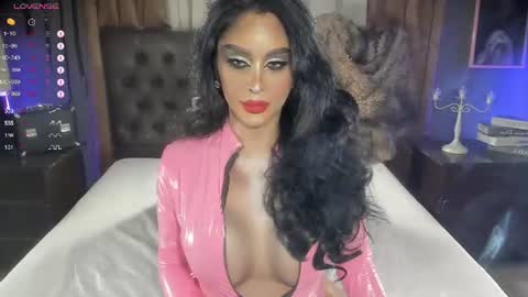 Snapshot of iyotara_ chatting on June 19, 2:05 am Areeya online show from June 19, 2:05 am