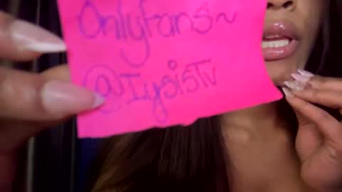 Snapshot of iysisfv chatting on January 25, 2:58 am iysisfv online show from January 25, 2:58 am