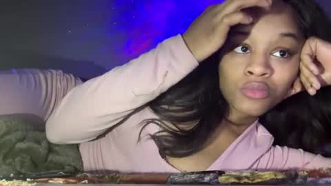 Snapshot of iysisfv chatting on February 11, 6:19 am iysisfv online show from February 11, 6:19 am