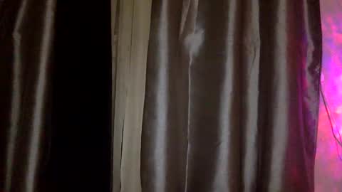 Snapshot of iysisfv chatting on October 26, 1:11 am iysisfv online show from October 26, 1:11 am