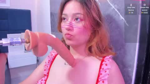 Snapshot of iza_grey chatting on June 28, 12:00 pm Isa online show from June 28, 12:00 pm