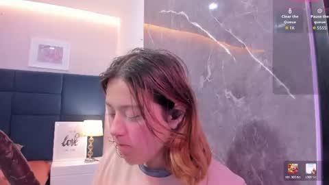 Snapshot of iza_grey chatting on July 11, 11:46 am Isa online show from July 11, 11:46 am