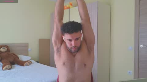 Izaak online show from April 26, 5:54 pm