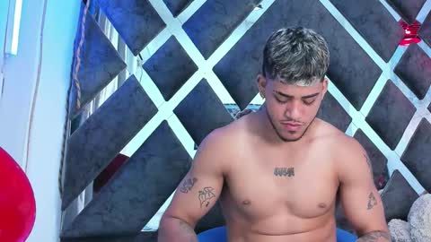 izaack online show from January 10, 1:13 pm