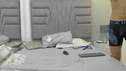 Snapshot of izato chatting on February 22, 5:35 pm izato online show from February 22, 5:35 pm