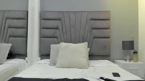 Snapshot of izato chatting on February 24, 11:10 am izato online show from February 24, 11:10 am