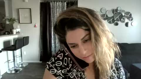 Izcah online show from August 5, 12:24 am