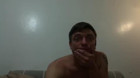 izealvaro online show from October 15, 8:03 am