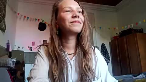 Olivia online show from June 27, 2:23 pm