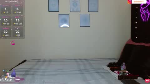 Snapshot of izzabelvalentine chatting on October 18, 5:57 pm Izzabel Valentine online show from October 18, 5:57 pm