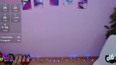 Queen of nylon  Victoria online show from January 8, 8:27 am