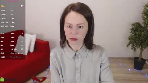 Queen of nylon  Victoria online show from April 20, 5:21 am