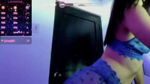 Snapshot of izzy_cum chatting on October 4, 12:58 pm Izzy online show from October 4, 12:58 pm