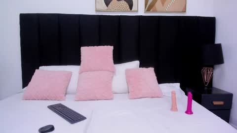 Snapshot of izzy_moon7 chatting on June 7, 11:14 am Izzy moon online show from June 7, 11:14 am