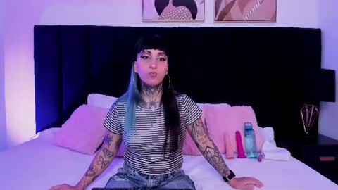 Snapshot of izzy_moon7 chatting on June 15, 11:12 am Izzy moon online show from June 15, 11:12 am