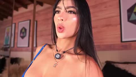 Snapshot of izzywild1 chatting on November 12, 11:54 am izzywild1 online show from November 12, 11:54 am