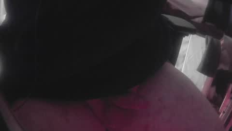 Snapshot of j0lteon_ chatting on March 26, 2:39 am Stuart online show from March 26, 2:39 am