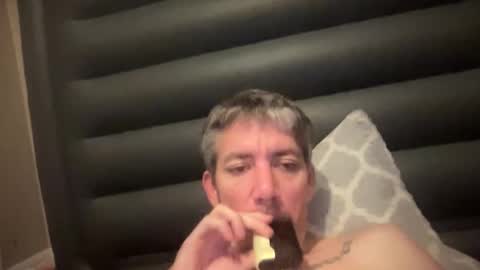 Snapshot of j32821 chatting on January 6, 4:38 am J32821 online show from January 6, 4:38 am