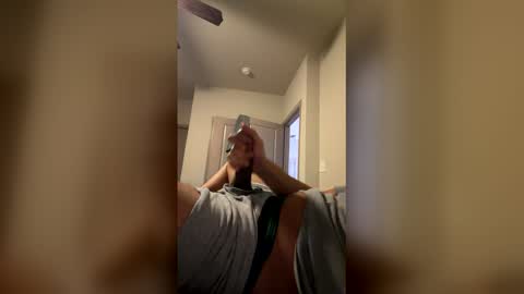 Snapshot of j865769 chatting on May 15, 1:56 am j865769 online show from May 15, 1:56 am