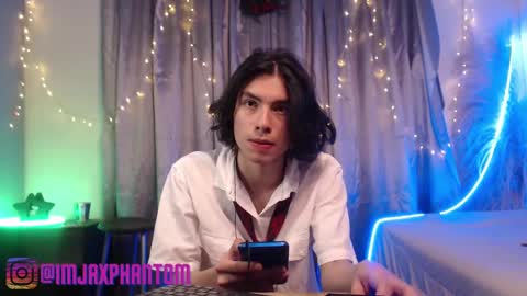 Hey im Jaxxxon check my info     online show from December 5, 8:11 am