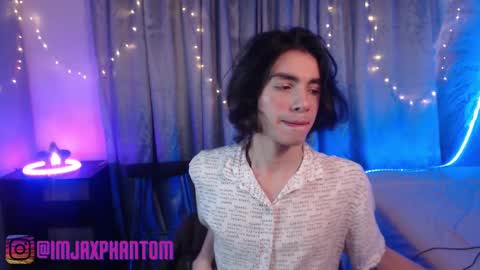 Hey im Jaxxxon check my info     online show from December 9, 9:49 am
