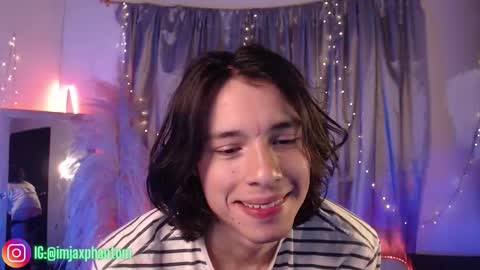 Hey im Jaxxxon check my info     online show from September 19, 2:24 am