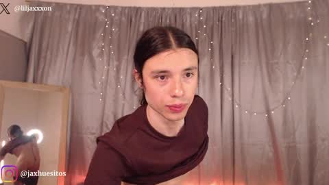Hey im Jaxxxon check my info     online show from June 7, 1:48 pm