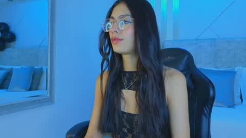 j_belle_ online show from March 21, 2:42 pm