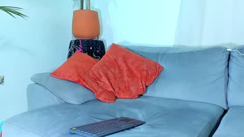 Calix  Independient model Insta and twt Calixsnake online show from December 12, 5:20 am