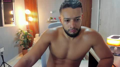 Calix  Independient model Insta and twt Calixsnake online show from May 12, 12:30 am
