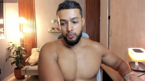 Calix  Independient model Insta and twt Calixsnake online show from May 15, 1:12 am