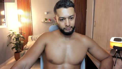 Calix  Independient model Insta and twt Calixsnake online show from May 16, 11:03 pm