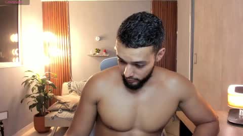 Calix  Independient model Insta and twt Calixsnake online show from May 20, 11:55 pm