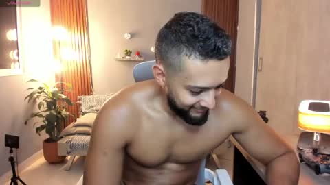 Calix  Independient model Insta and twt Calixsnake online show from May 26, 12:39 am