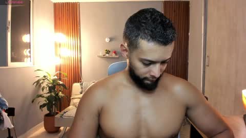 Calix  Independient model Insta and twt Calixsnake online show from May 31, 10:33 pm
