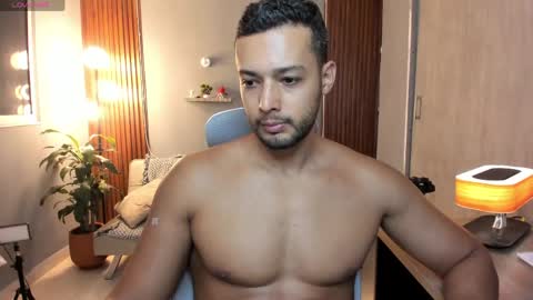 Calix  Independient model Insta and twt Calixsnake online show from June 3, 7:19 pm