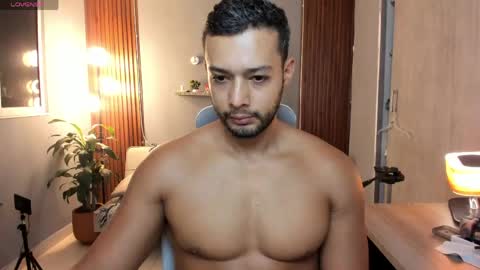 Calix  Independient model Insta and twt Calixsnake online show from June 7, 10:35 pm