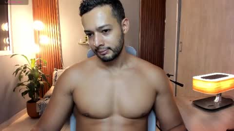 Calix  Independient model Insta and twt Calixsnake online show from July 30, 1:48 am
