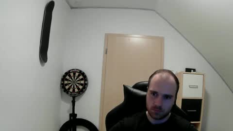 here4y online show from December 5, 8:00 am