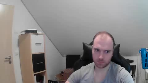 here4y online show from February 6, 11:21 am