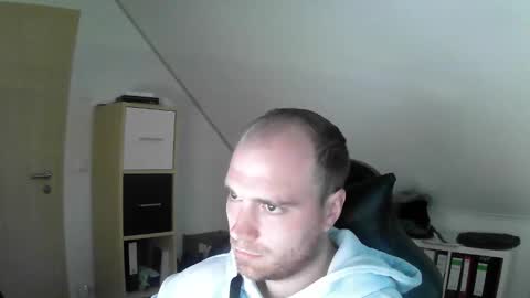 here4y online show from October 1, 8:42 am